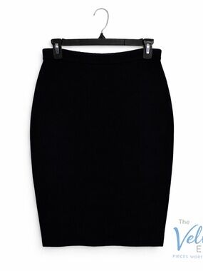 St. John Basics Black Knit Pencil Skirt Size 6 Made in USA Classic Stretch